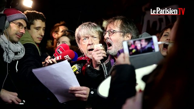 Renaud rend hommage aux victimes de Charlie Hebdo en chantant Delpech