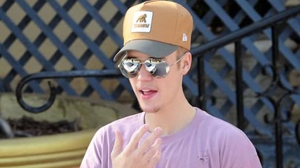Justin Bieber dit qu'il est utilisé dans les rumeurs de romance avec Kourtney Kardashian