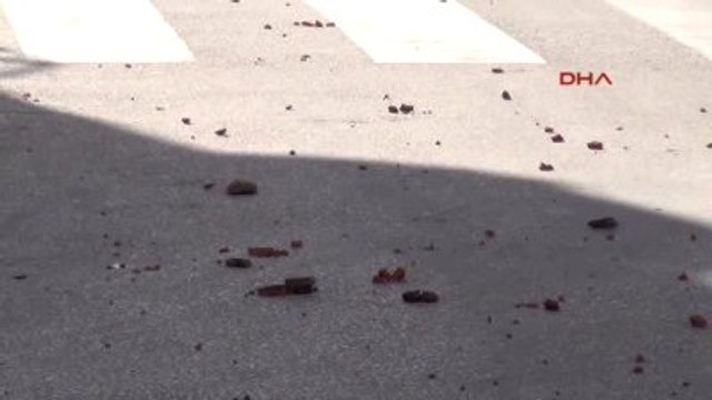 İnegöl Lodos İnegöl?de Çatıları Uçurdu, 11 Kişi Zehirlendi