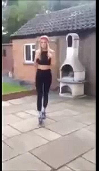 Quand une blonde pense qu'elle sais danser