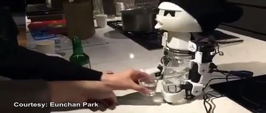 Alcohol-drinking robot from South Korea