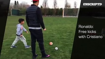 رونالدو وابنه في صراع الركلة الحرة