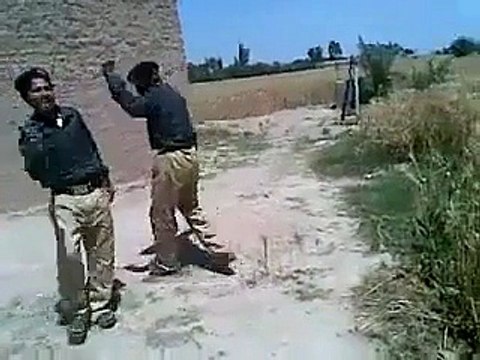 Pakistani police funny dance, urdu funny videos, punjabi funny videos, punjabi totay, indian funny videos, punjabi stage drama, stage dance, punjabi girls mujra
