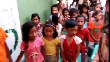 Crianças Adorando ao nosso Deus.