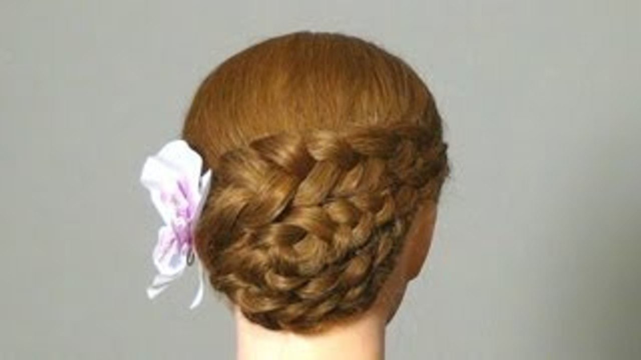 Простая прическа на средние волосы. Braided Updo Hairstyle T