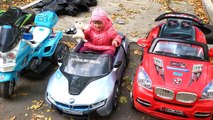 ✔ Развлечения для детей Детский электромобиль BMW Игрушки Машинки видео для детей