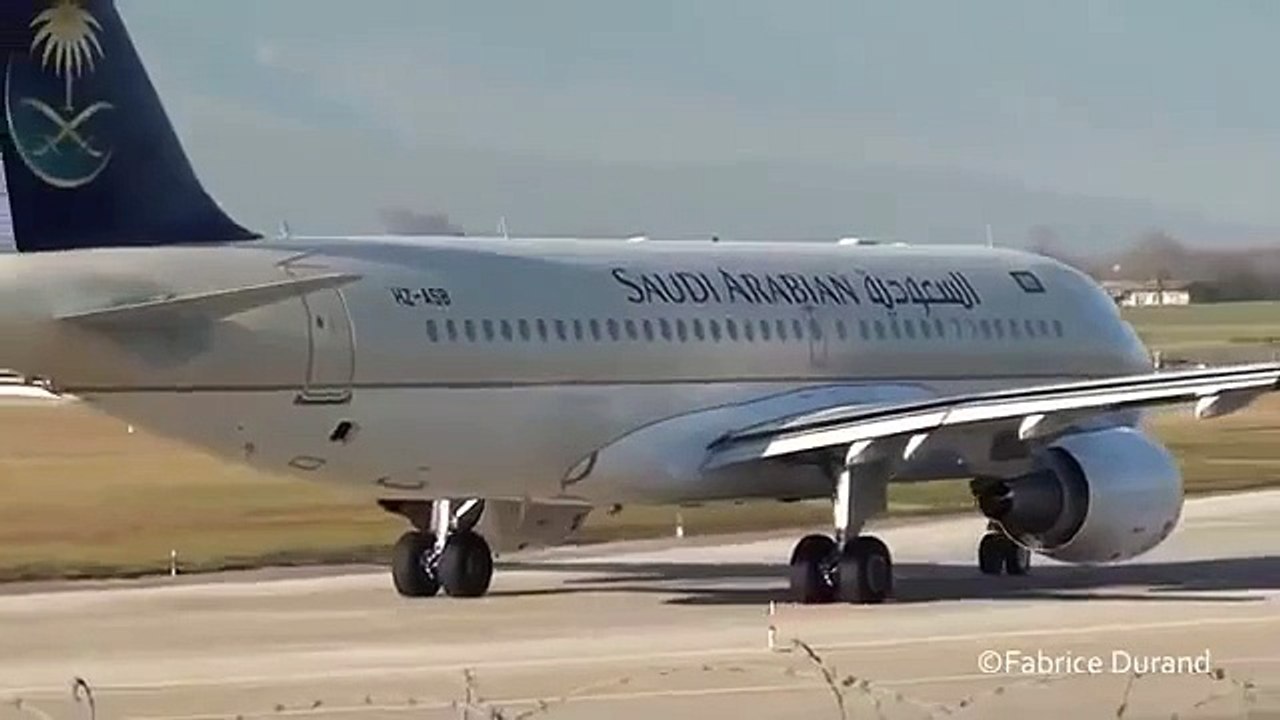اقلاع طائره السعوديه ايرباص A320