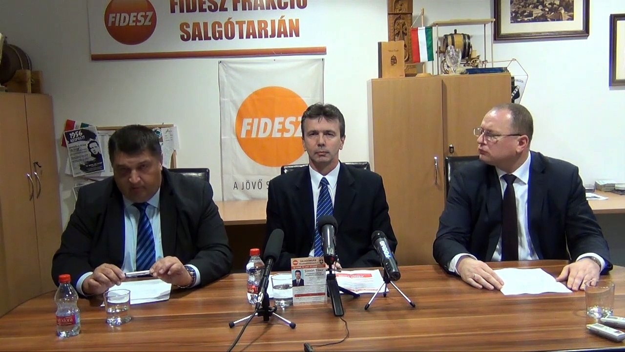 Hivatalosan is Simon Tibor a ...