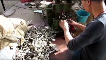 Herrajes para Muebles & Herrajes para Gabinetes - China: Bisagra de Cazoleta ECO / Production 11