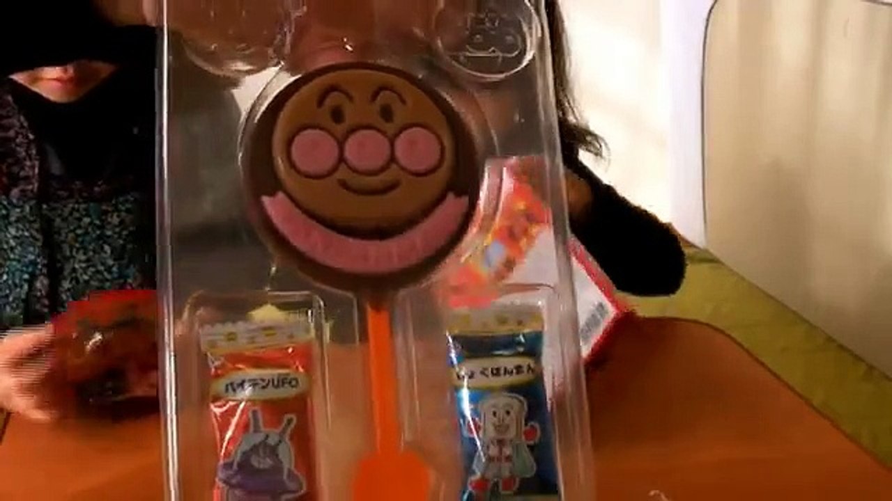 ちびっこレビュー アンパンマンペロペロチョコBIG