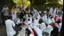 لاہور میں نرسز گنجوں کی مٹی پلید کرتے ہوئے۔۔۔۔ یہ اعزاز توجناب زرداری صاحب کو بھی حاصل نہیں ہوا، آہ ویکھو ویڈیو