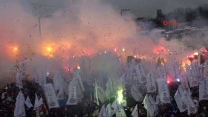 İzmit'te 10 Aracın Lastikleri Kesildi