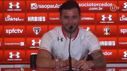 Mena é apresentado no São Paulo e se diz fã da culinária brasileira