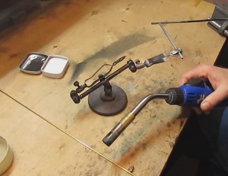 Процесс пайки латунью