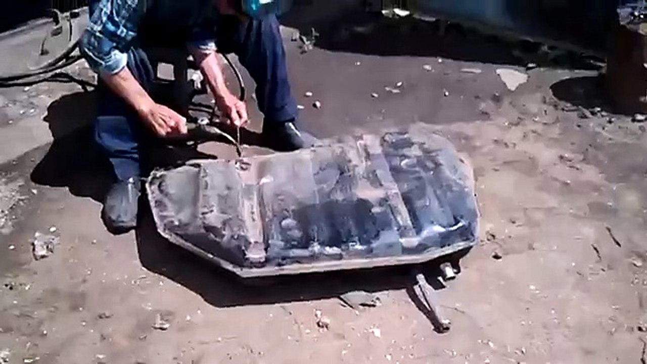 Сварка бензобака газовой горелкой