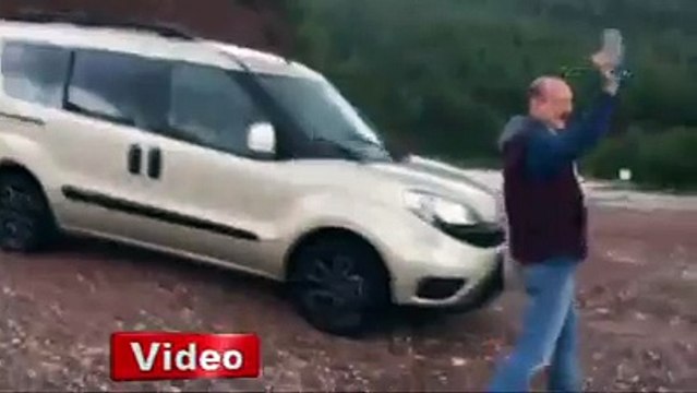Dolandırıcılara öfkelendi, otomobilini uçuruma yuvarladı