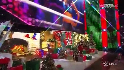 WWE A CHRISTMAS RAW 122214 Six Divas Santa's Little Helpers Match