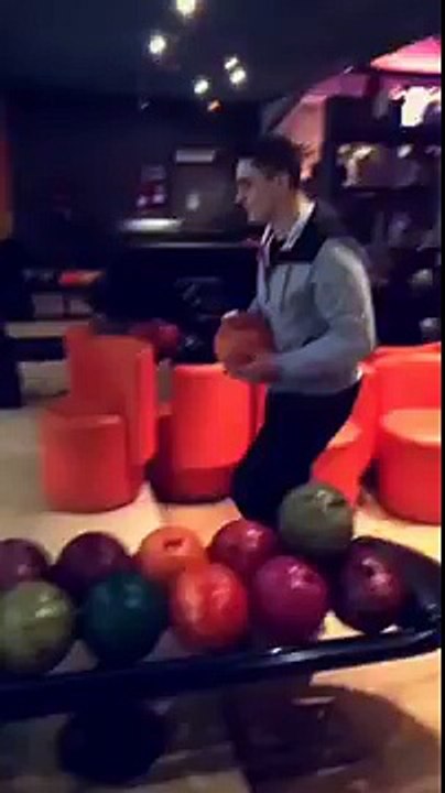 Une partie de bowling qui ... decolle !