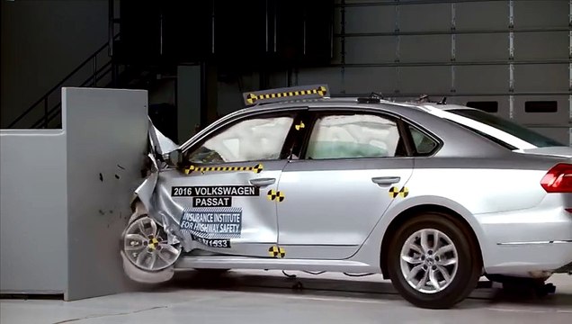 2016 Volkswagen Passat IIHS crash test / Passat Çarpışma Testi