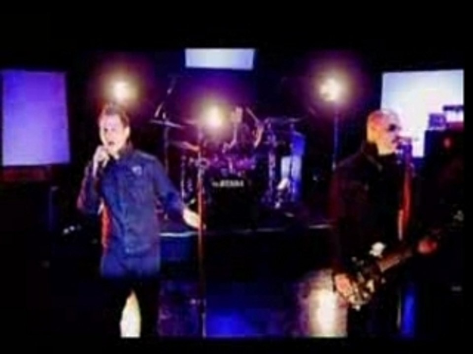 07 - Girls & Boys good charlotte concert privée