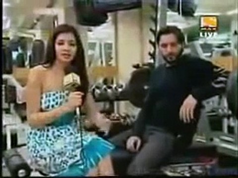Vulgar Interview of Indian Anchor With Shahid Afridi