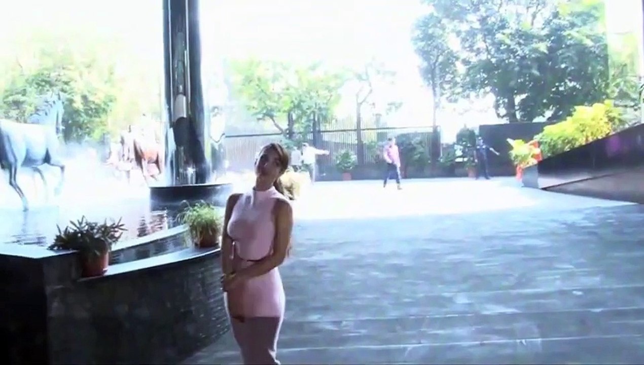 Malaika Arora Khan SUPER 2016 outfit