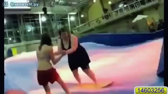 Приколы с девушками на пляже|Приколы девушек с собаками - [Июнь 2015]