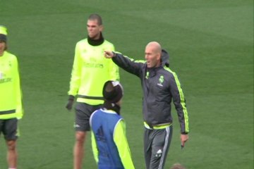 Zidane se estrena en el Bernabéu frente al Dépor