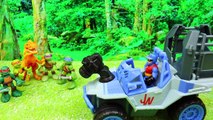 Jurassic World Dino Tractor Captures a Raptor Dinosaur and the Teenage Mutant Ninja Turtles
