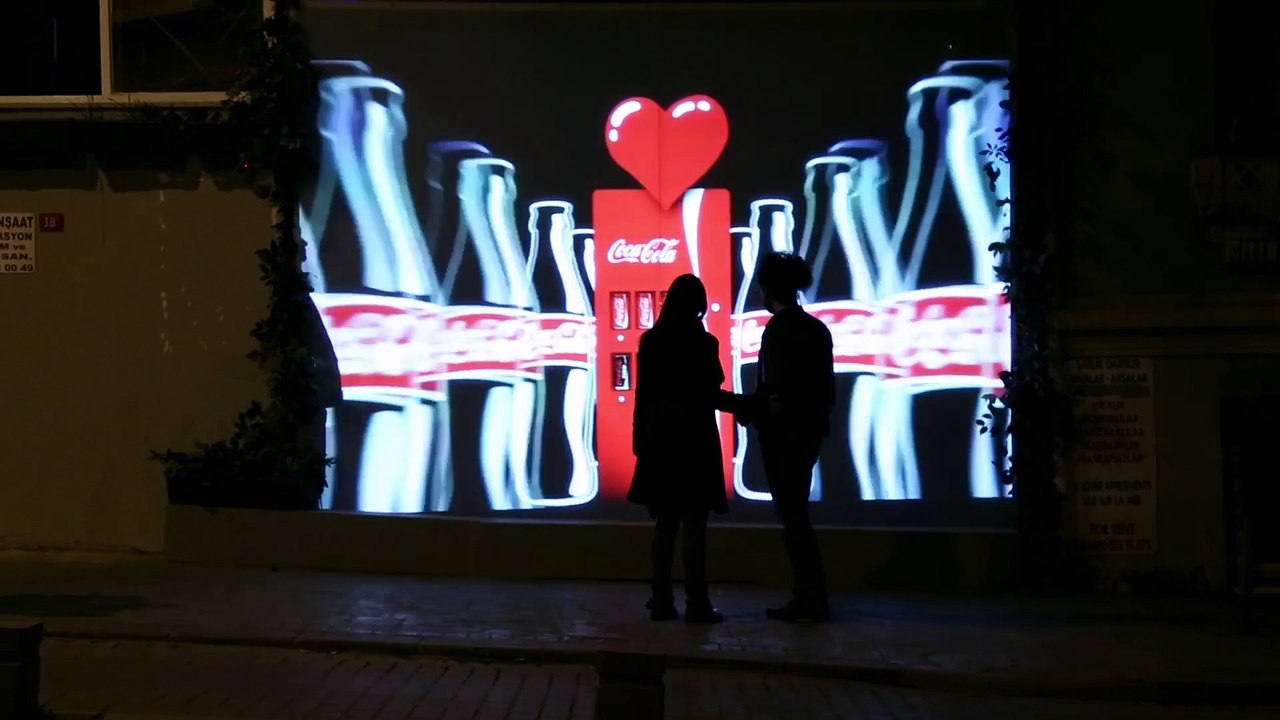 Görünmez Coca-Cola Makinesi