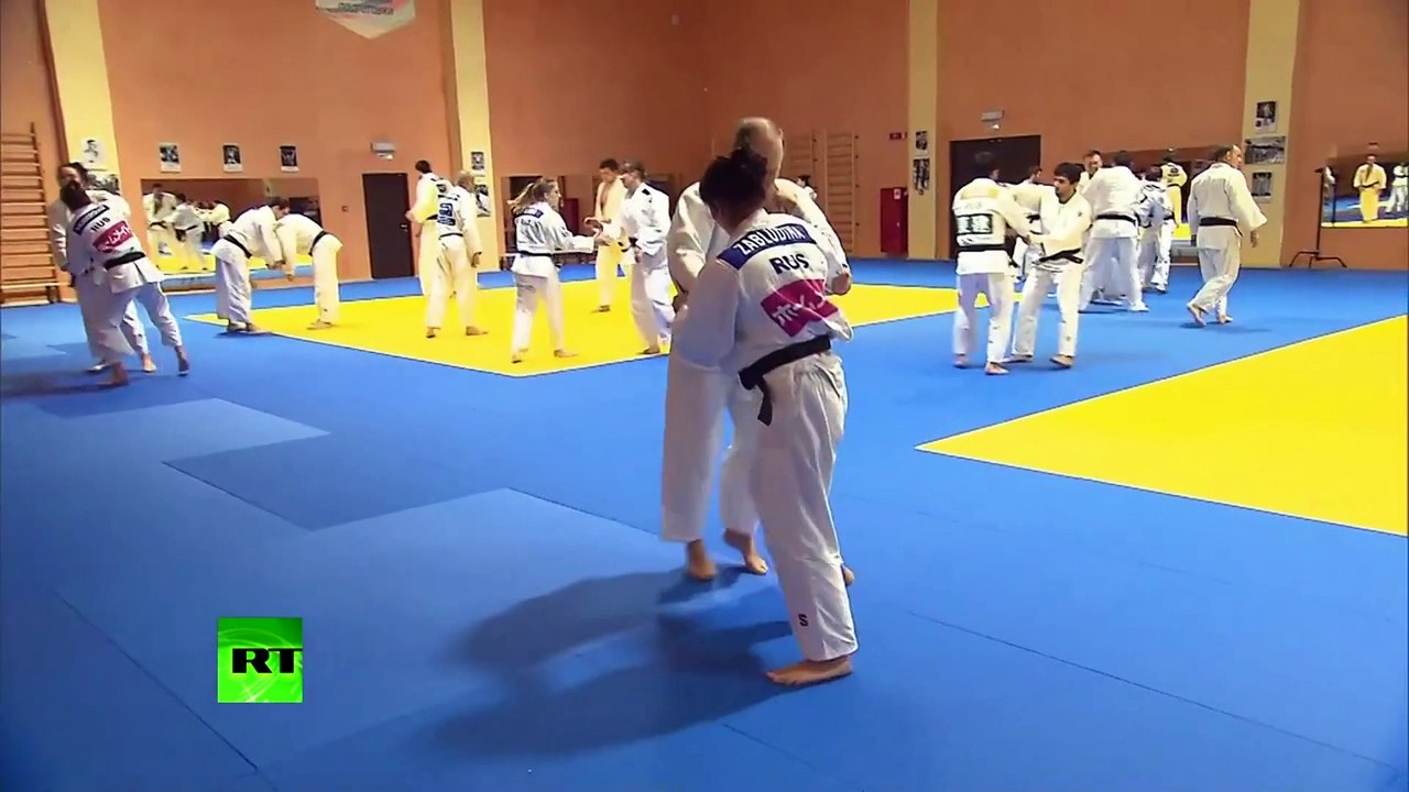 Putin with Russia's judo team