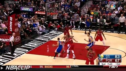 Stephen Curry sick no look pass to Andrew Bogut