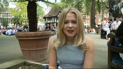 Reporter goes on awkward Kissing Day challenge