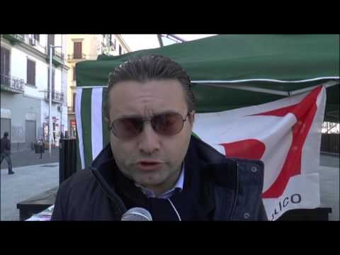 Napoli - Il gazebo PD di Gianluca Daniele (12.12.15)