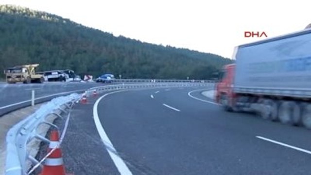 Balıkesir Kaçakları Taşıyan Otobüs Kaza Yaptı 8 Ölü, 42 Yaralı-gündüz Görüntüsü