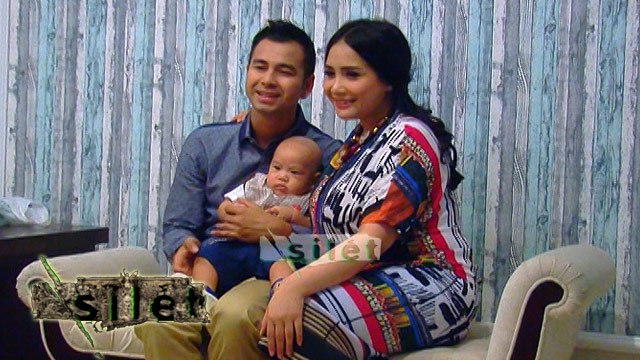 Raffi-Gigi Foto Keluarga di Apartemen - Silet 09 Januari 2016