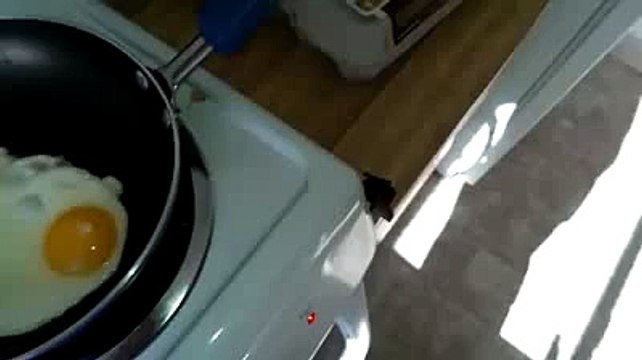 -اتحداك ان لم تعيد تشغيل الفيديو اكثر من مرة