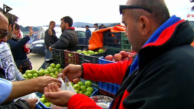Bloqués à la frontière, les réfugiés sont condamnés à la débrouille
