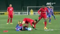 Un gardien vietnamien arrête un penalty et marque contre son camp 17 secondes plus tard