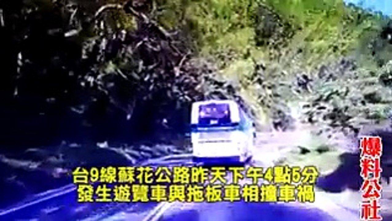bus-truck-crash