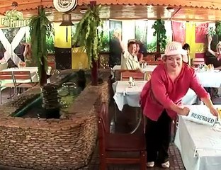 Omg fat lady fell from chair