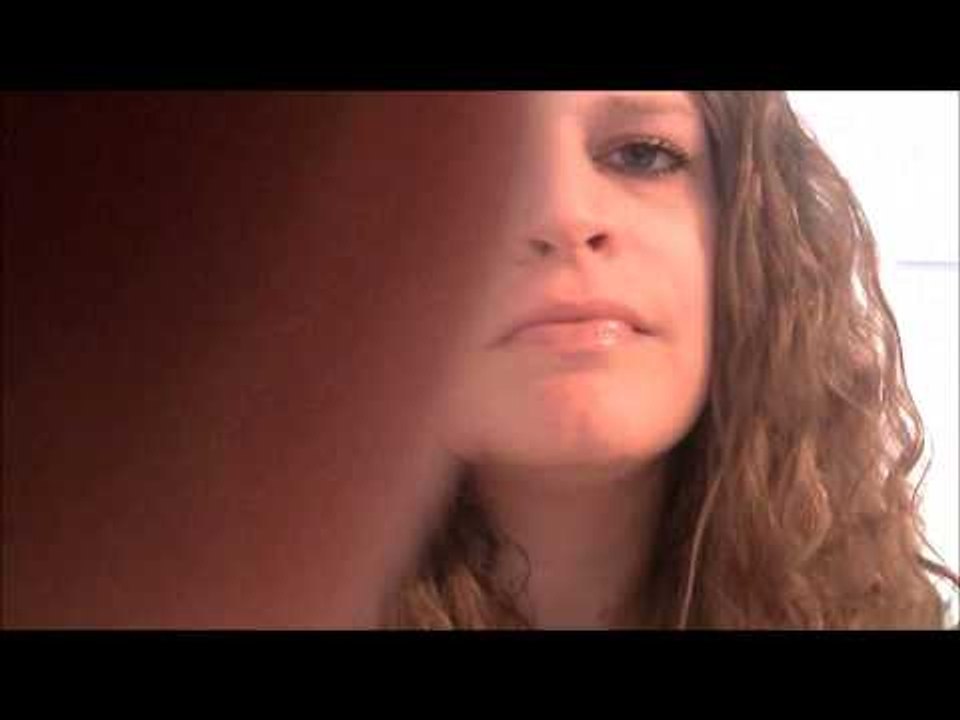 ASMR Two Minute Tingles Tapping/Scratching The Camera