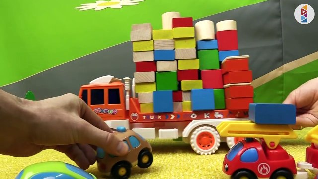 Машинки. Развивающие мультики: База для машин. Рабочие машины: Экскаватор, Подъемный кран, Эвакуатор