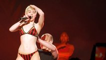 Miley Cyrus-23 (in her underwear!), Bangerz Milwaukee