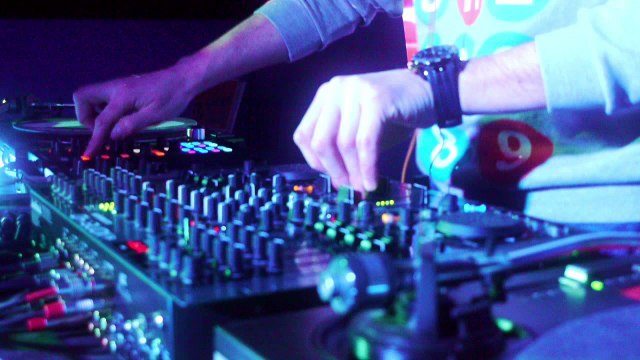 Deep Sesje Weekly Show 125 Mixed By TOM45 and Focuset