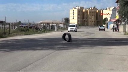 Adana Kırık Rögar Kapağına Lastikli Uyarı