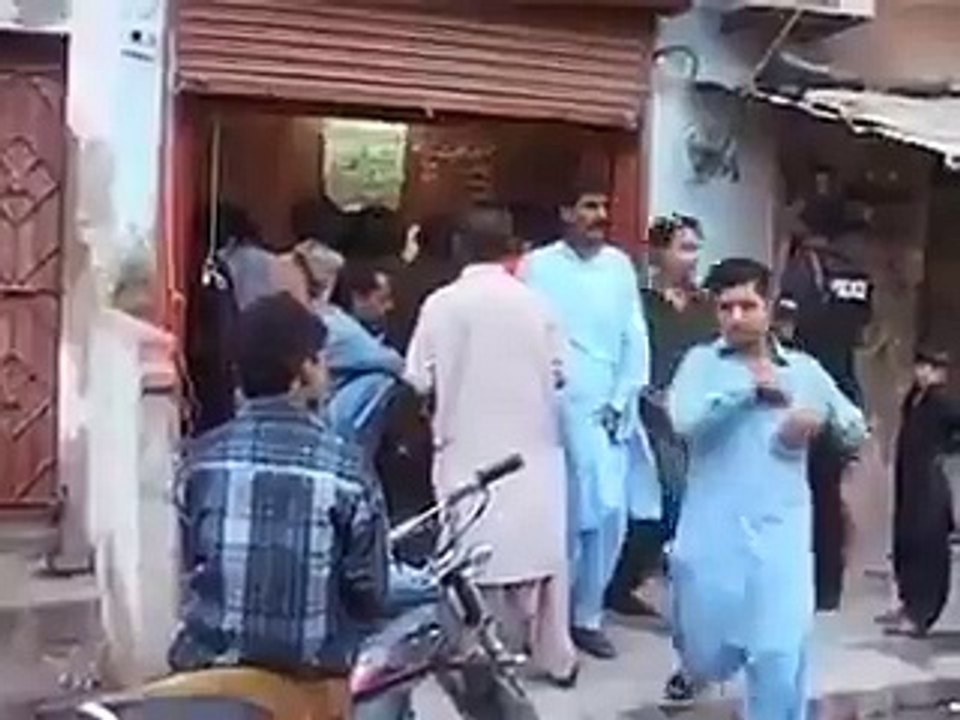 Sharab (Bear) Openly Selling in Pakistan - Watch Video