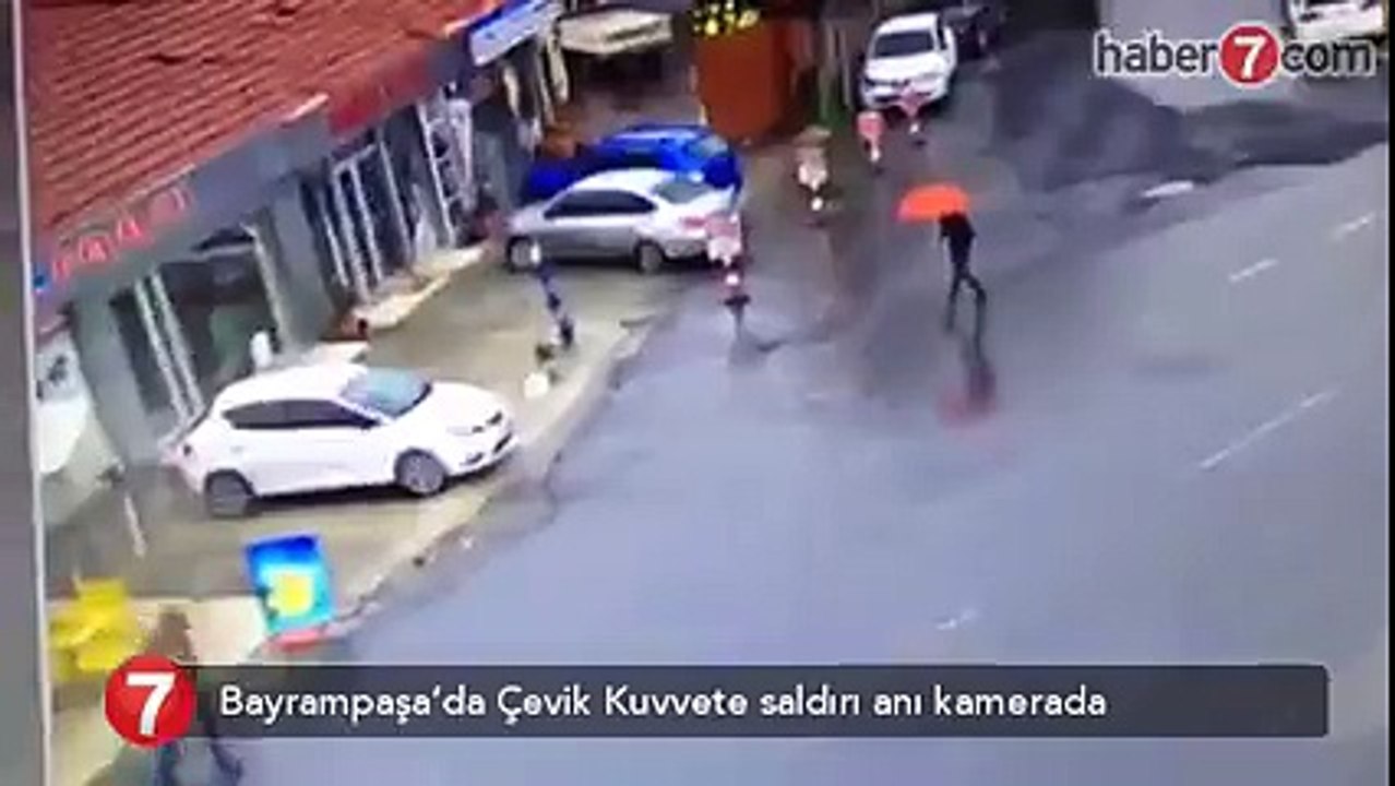 Bayrampaşa’da Çevik Kuvvete saldırı anı kamerada