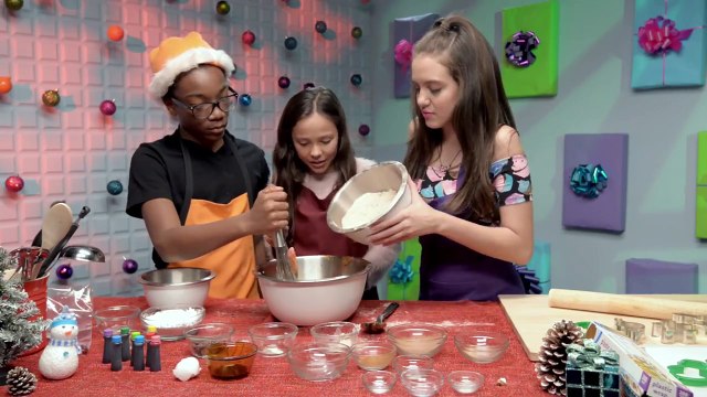 School of Rocks Breanna Yde | How to Make Rockin Cookies | Nick