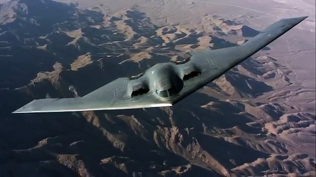 Des images rares d'un avion furtif Northrop B-2 Spirit filmé en vol